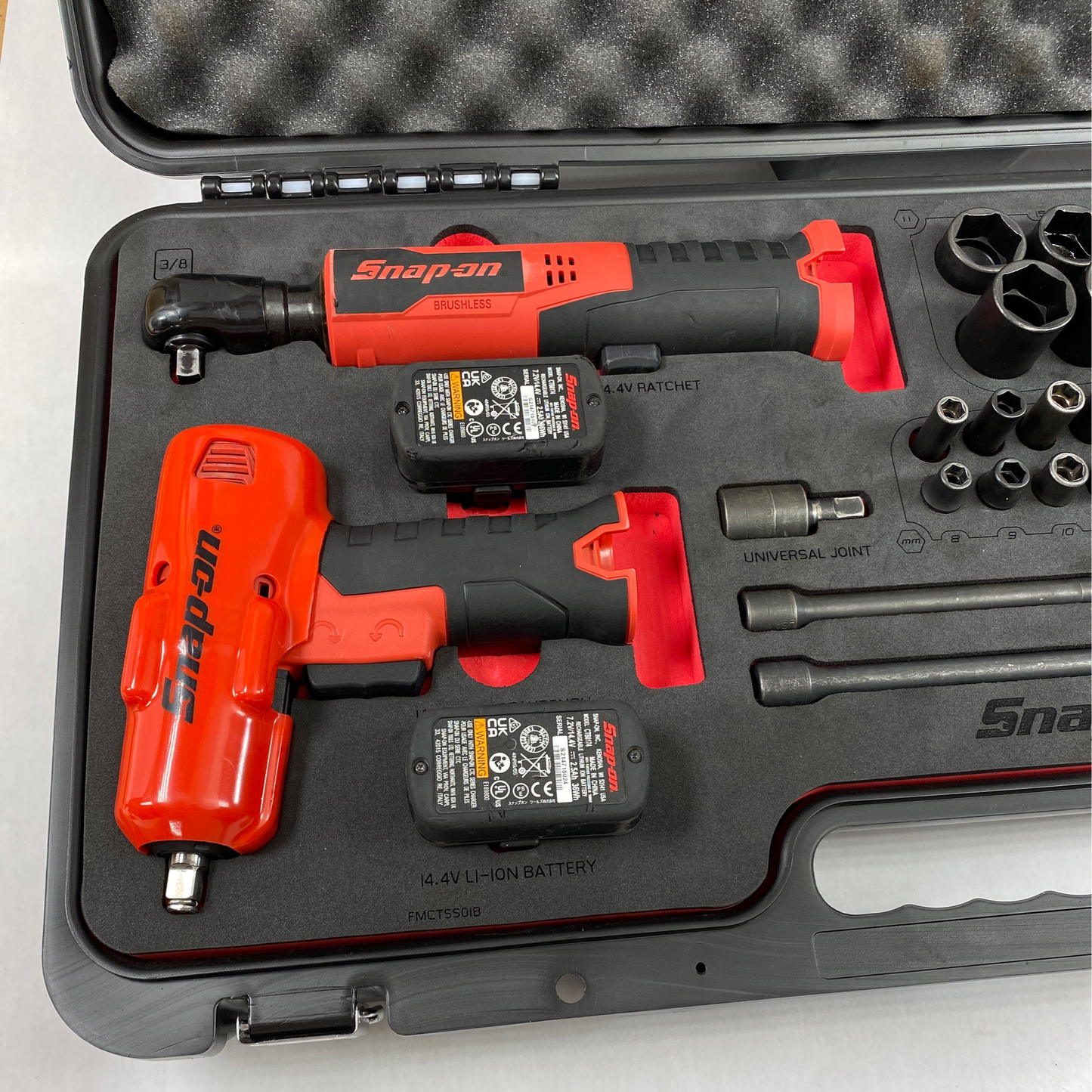 Snap 62-piece 3/8-inch Cordless Impact Wrench Tool Kit